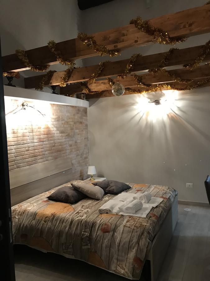 那不勒斯Famigi住宿加早餐旅馆 外观 照片